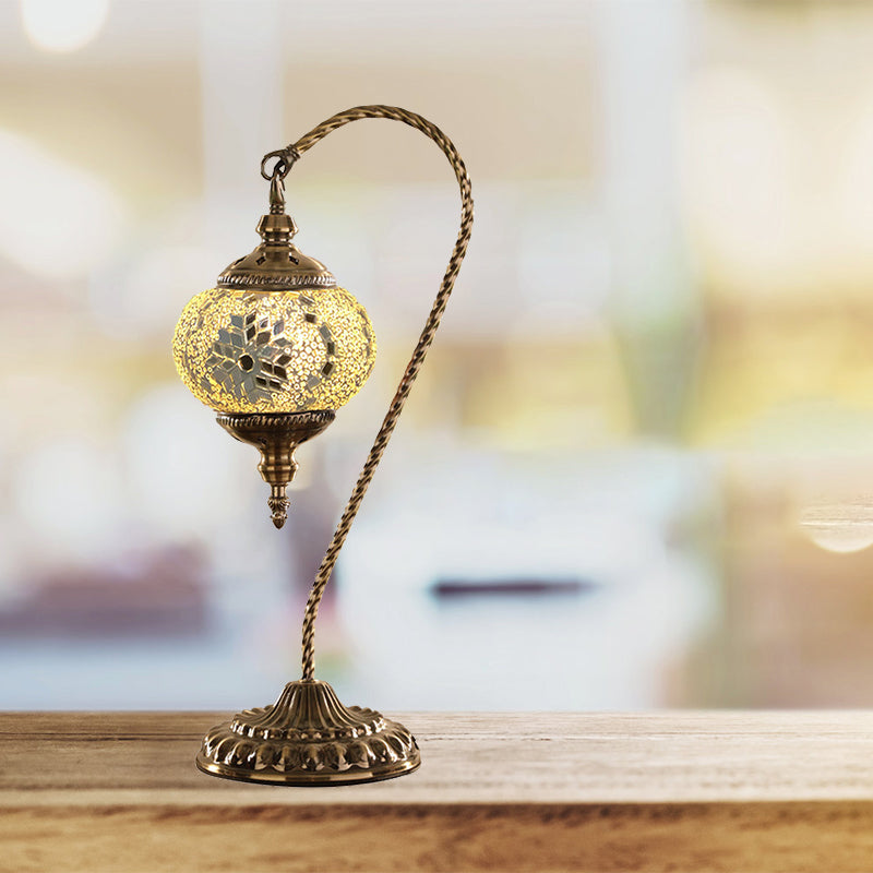 Luz de escritorio global tradicional rojo/blanco/vidrio amarillo 1 cafetería lámpara de mesa nocturna con base de metal