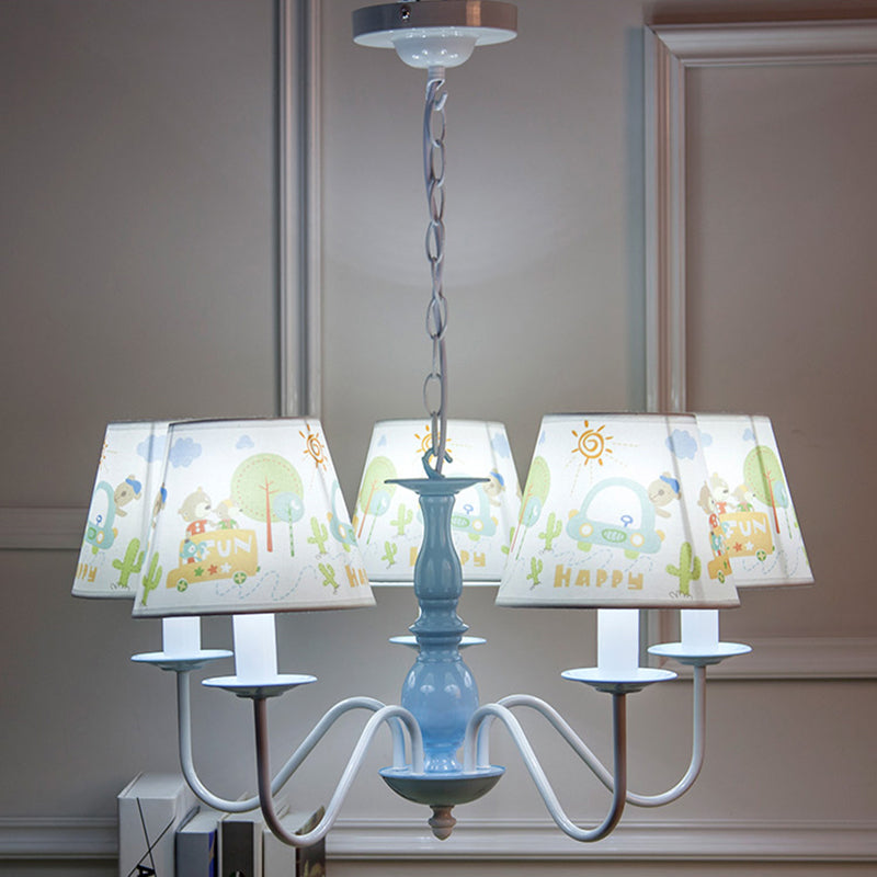 Strapponti lampadario a sfumatura affusolata con modello di cartone animato 5 luci in metallo lampada appesa per l'asilo