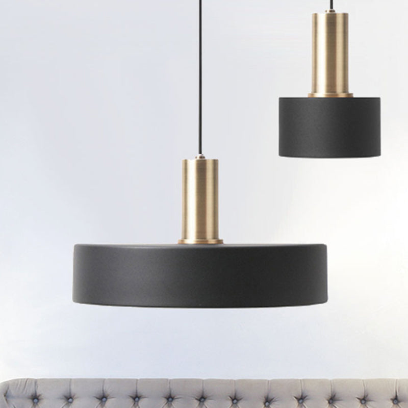 Lampe suspendue nordique 1 bulbe noir et or rond / cône / cylindre pendentif suspendu à la nuance de fer pour la cuisine