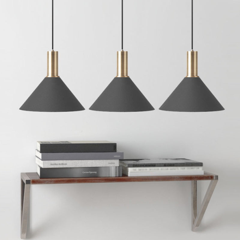 Lampe suspendue nordique 1 bulbe noir et or rond / cône / cylindre pendentif suspendu à la nuance de fer pour la cuisine