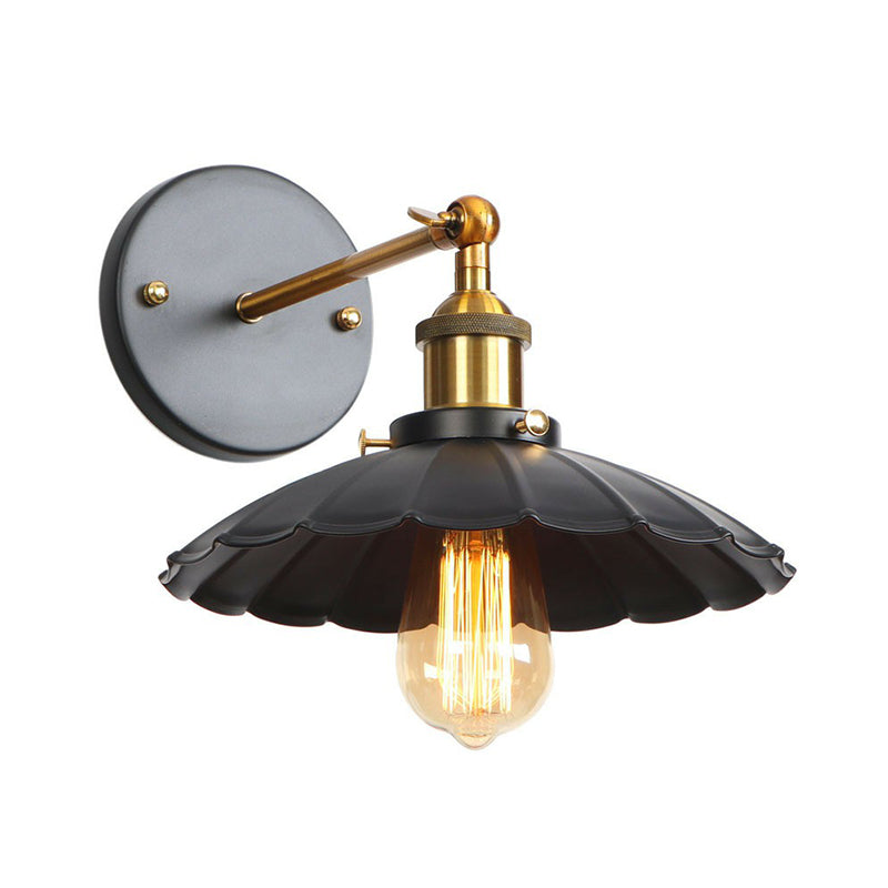 Monte a parete a parete a 1 luci Light Industrial Metal Horn/Saucer/Open Bulb Design Lampada a parete rotabile in nero con braccio lineare in ottone