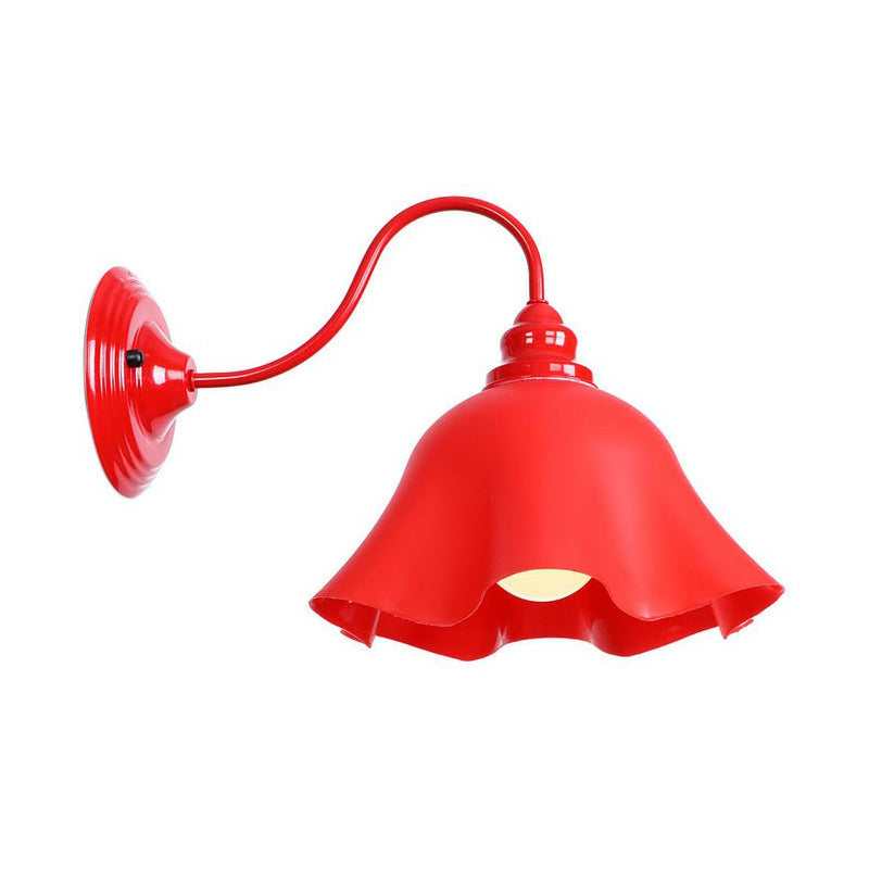 Rot Schwanenhals Wandmontierte Lampe Retro -Metall 1 Lampen -Nacht -Wandleuchte mit Rüschen/Kegelschatten/Käfig