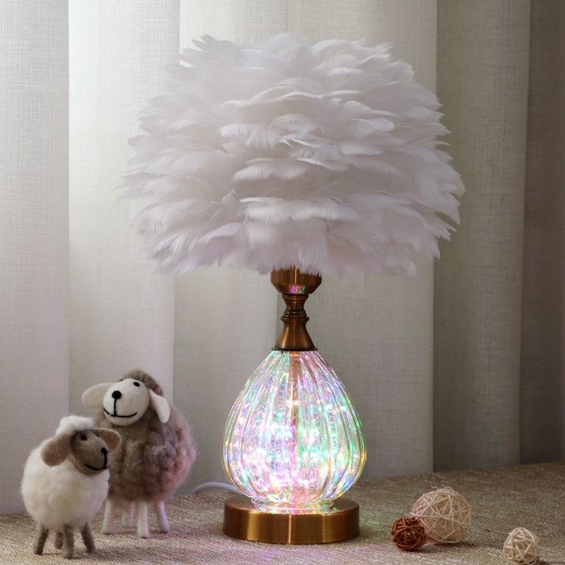 Scrivania globale bianca luce modernista 1 leggera lampada da tavolo da notte con base affusolata