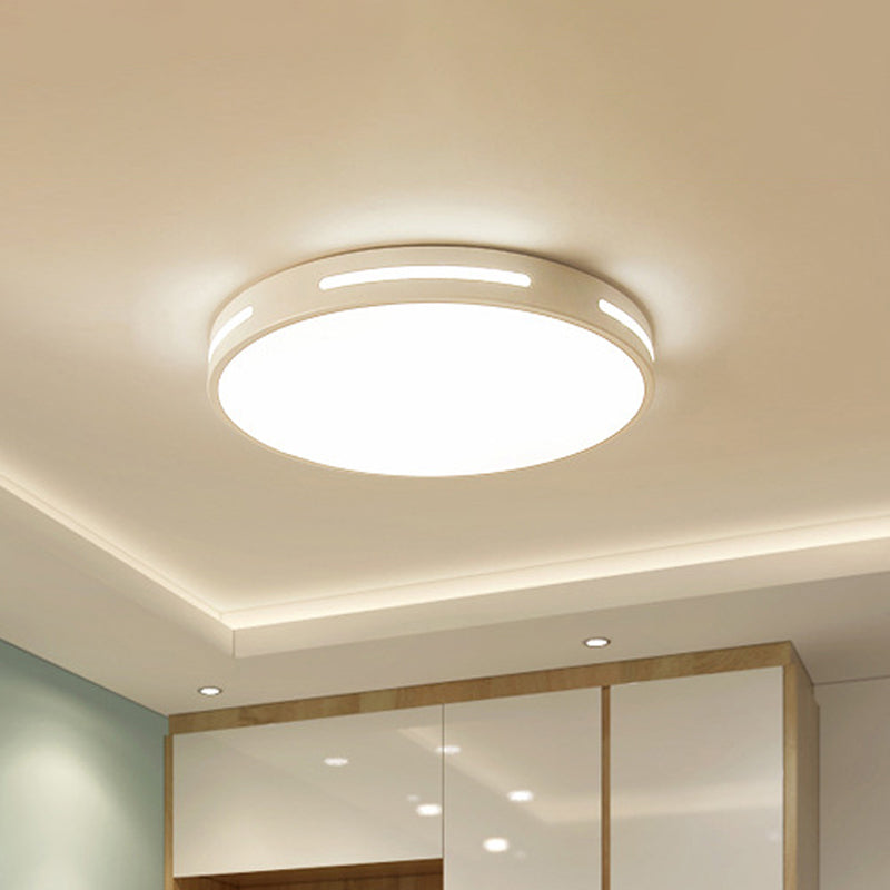 Round Ultra-Thin Bedroom Ceiling Lamp Acrylic Minimalist LED Flush Mount Lighting in Black/White, 9"/16"/19.5" Dia