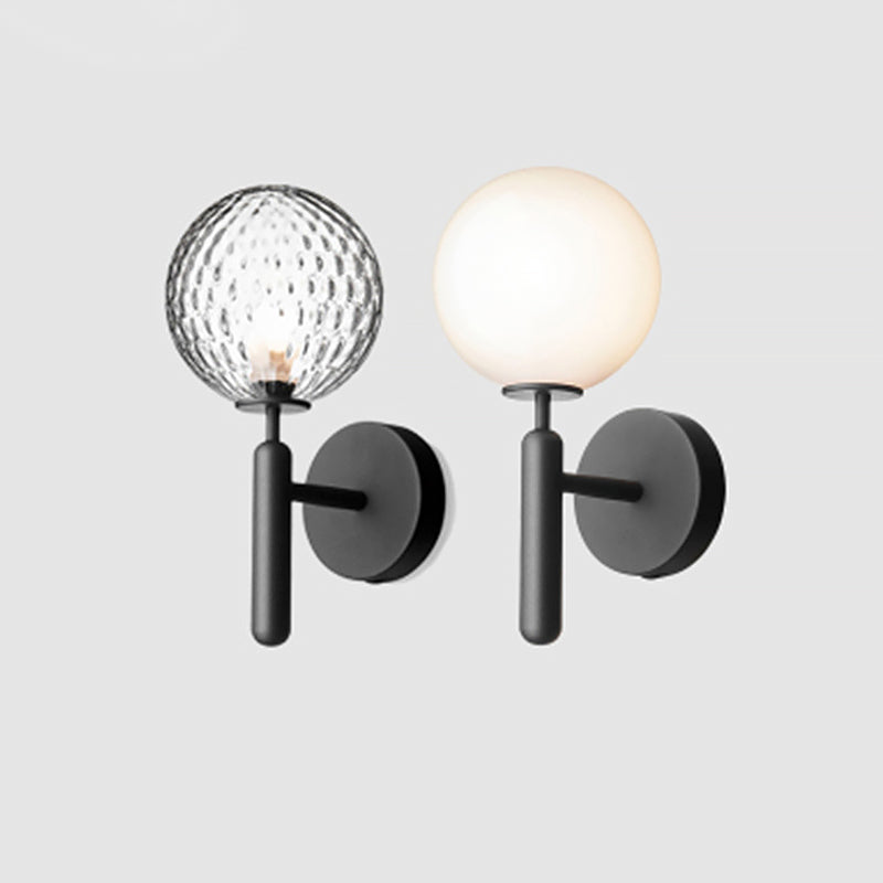 1-Licht-Nachtwand Lampe einfache schwarze Wandmontageleuchte mit Kugel weiß/klarer Wasserglasschatten