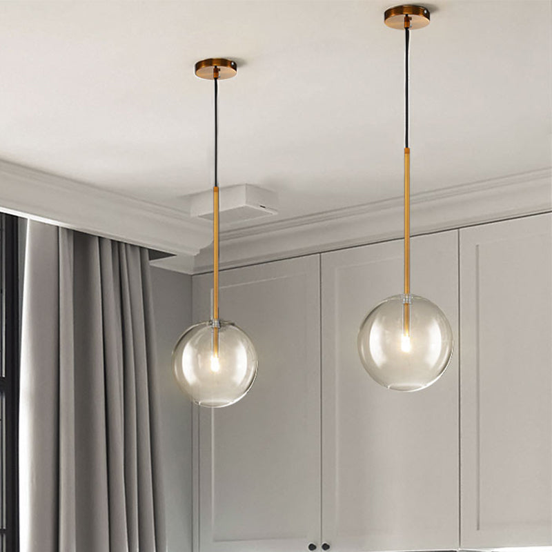 Clear Glass Globe Suspension Lighting Minimalist 6 "/8"/10 "breites einzelner goldener Anhänger über Tisch