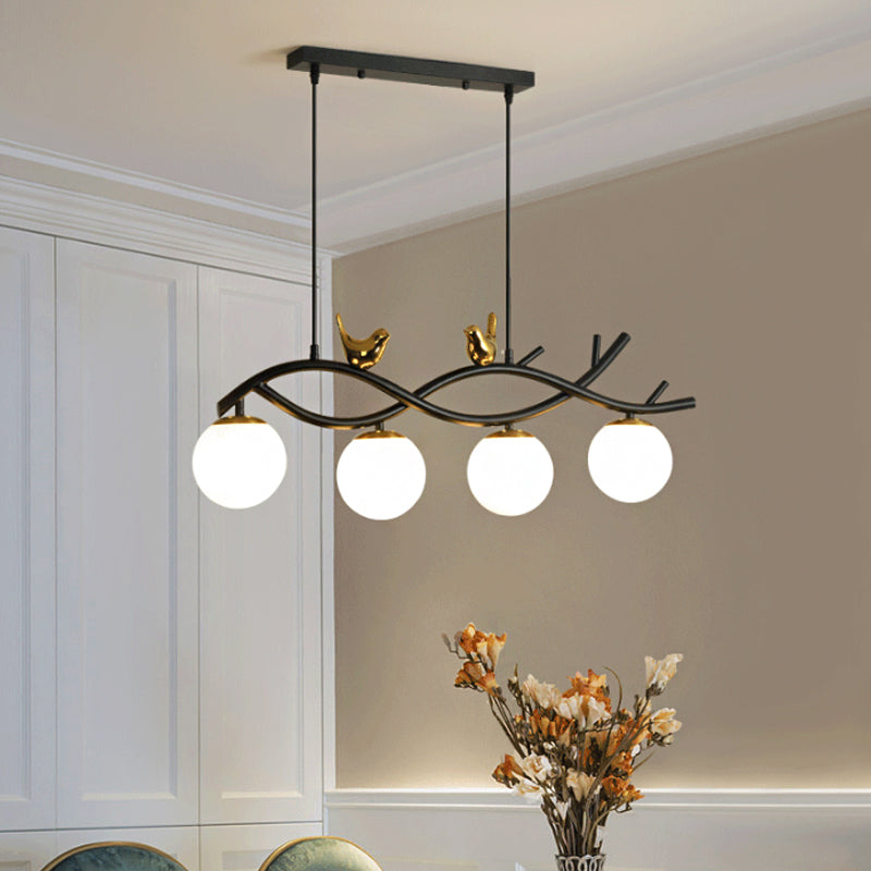 Linear / Branch Dining Room Island Lampe Cream Ball Verre 4 Heads Contemporary suspendu suspendu avec oiseau déco en noir-or