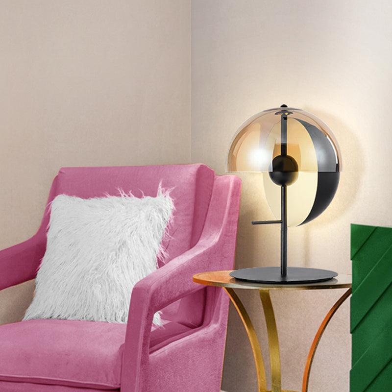 Couper la table de chevet en forme de sphère Mid-Century Amber Glass Single Black Table Éclairage pour le salon