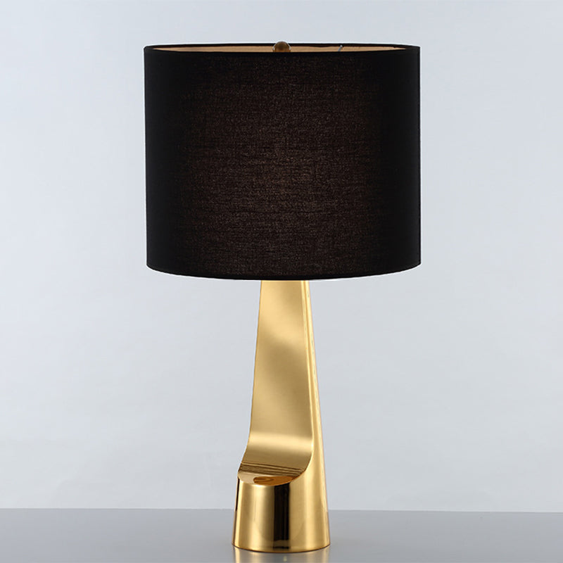 Straight Sided Shade Task Lighting Modernism Metal 1 Head Small Desk Lamp in Black