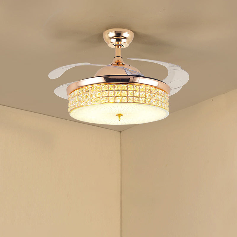 Kristallrockende Deckenventilator leichte zeitgenössische LED -Decke montiert in Gold mit 4 Acrylblättern