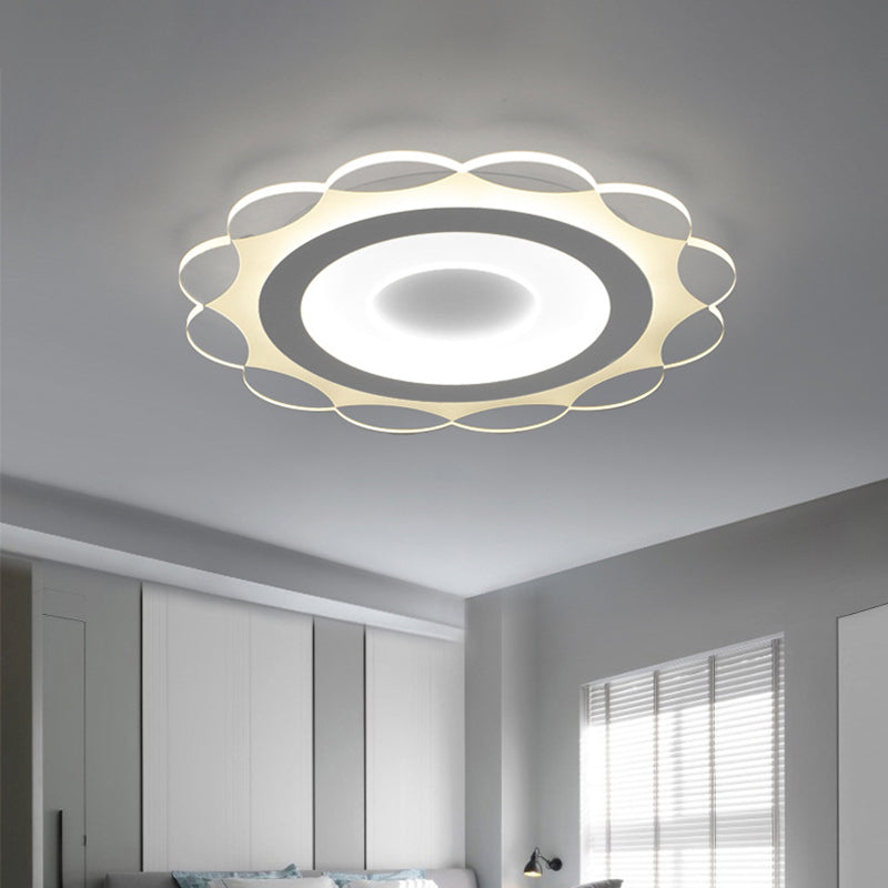 Acrylique Bloom Ceiling Flush Mount Light Simplicity White LED Flushmount Lighting in Warm / White Light, 16.5 "/24.5" /31 " Wide