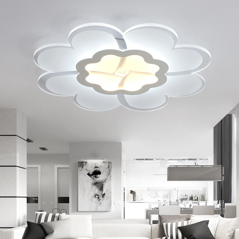 16.5"/20.5"/31" W Ultrathin Flower Flushmount Minimalistic Acrylic Bedroom LED Close to Ceiling Light in Warm/White Light