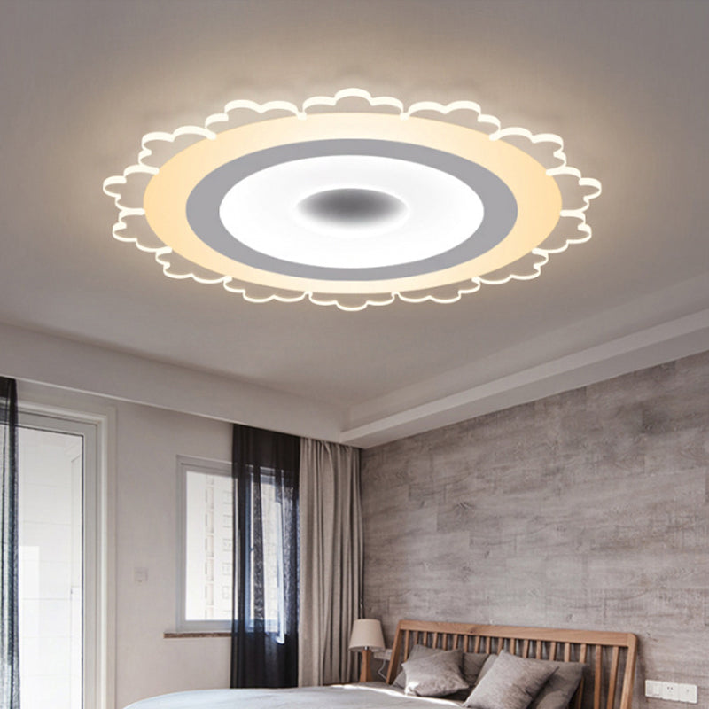 Flower Ultrathin LED Flushmount Minimalist Acrylic Bedroom Flush Mount Ceiling Light in White, 8"/16.5"/31" Width