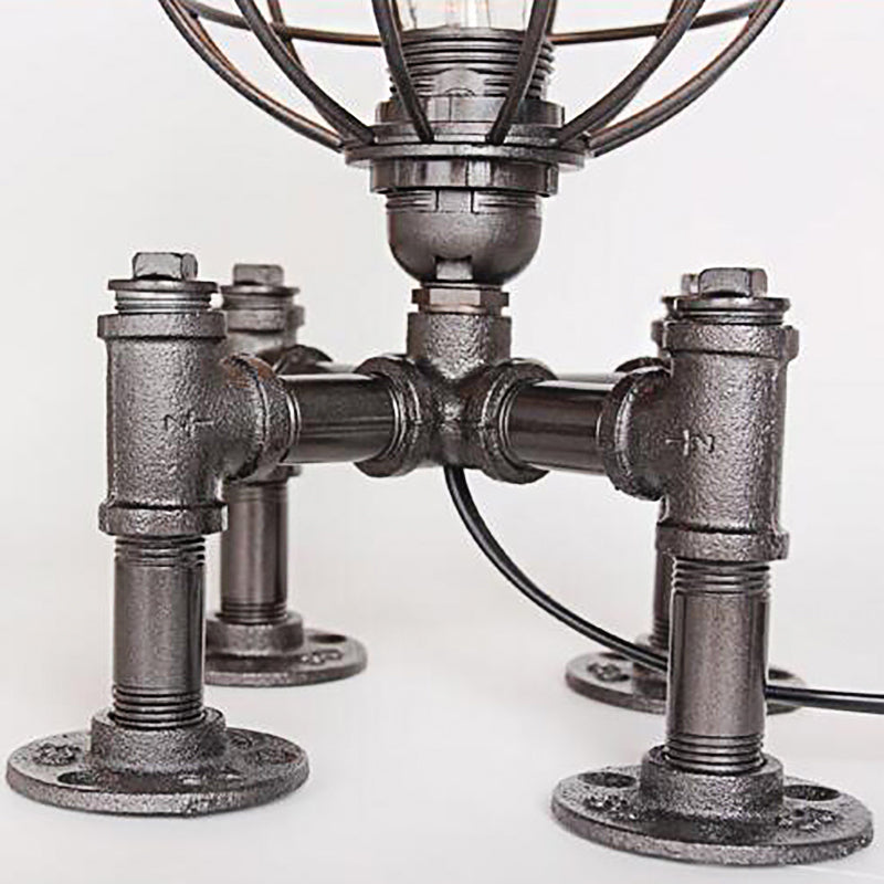1-Licht globaler Käfigtischlampe Bauernhaus Stil gealtert Silber/Bronze Schmiedeeisen-Tischlicht mit Rohrleitungsbasis