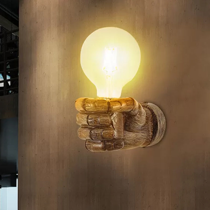 Lumière en bois gauche / saut de poing droit