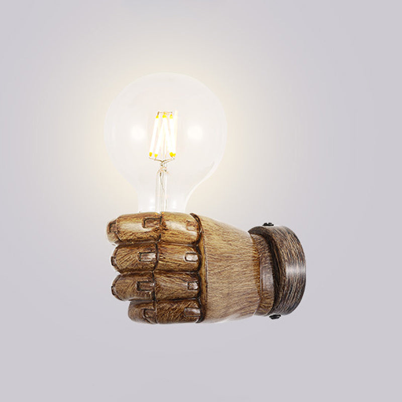 Lumière en bois gauche / saut de poing droit