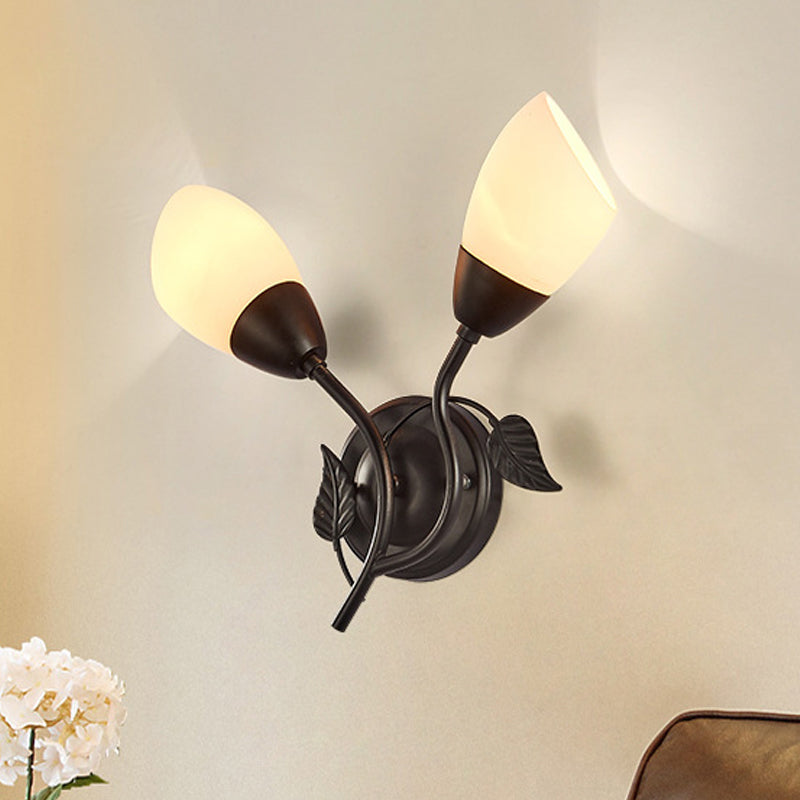 Luce con funce murale di tulipano rustico 2 lampadine opali in vetro glassata lampada montata in nero in nero/oro per camera da letto