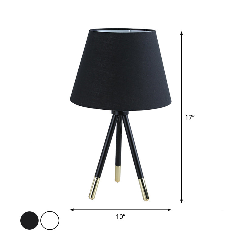 Empire Shade Tripod Night Lamp de estilo nórdico Fabrica Single Black/White Table Light