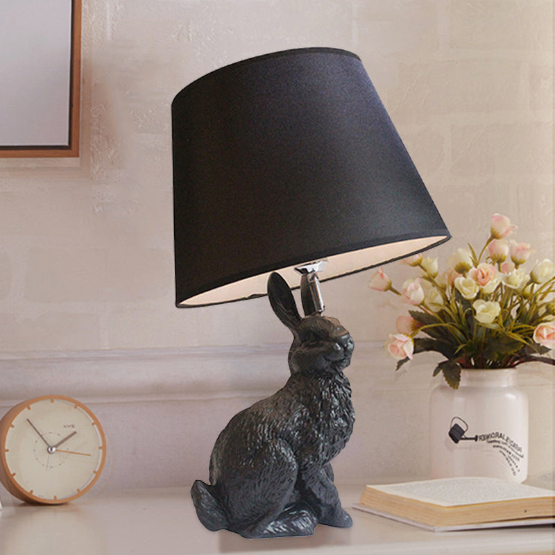 Bunny Desk Light avec salle d'étude de teinte effilée 1 lampe de bureau animal clair en noir