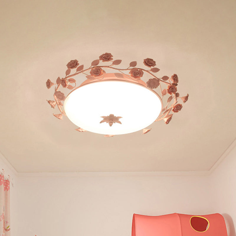 Pastoral Style Dome Flush Plafond Licht 1 Licht Mat Wit Glas Flush Mount Lamp met bloem Deco in Roze
