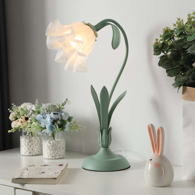 Blumenform gefrostete weiße Glas Nachtlampe Land 1-Licht Kinderzimmer Tisch Licht in Rosa/Grün