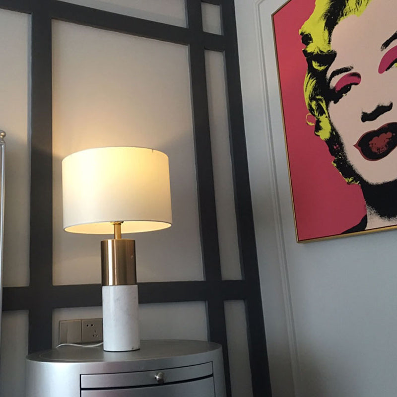 Lampada da notte con paralume dritto Lampada da tavolo moderna in tessuto a 1 testa Nero/Grigio/Bianco per camera da letto, 12,5"/15" W
