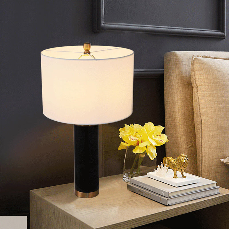 Lampada da tavolo minimalista a 1 luce in tessuto per soggiorno, con luce notturna e colonna in marmo in bianco/nero