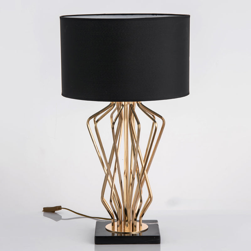 Acabado dorado Lámpara de mesa de metal de 1 bulbo de acabado con cilindro negro/blanco