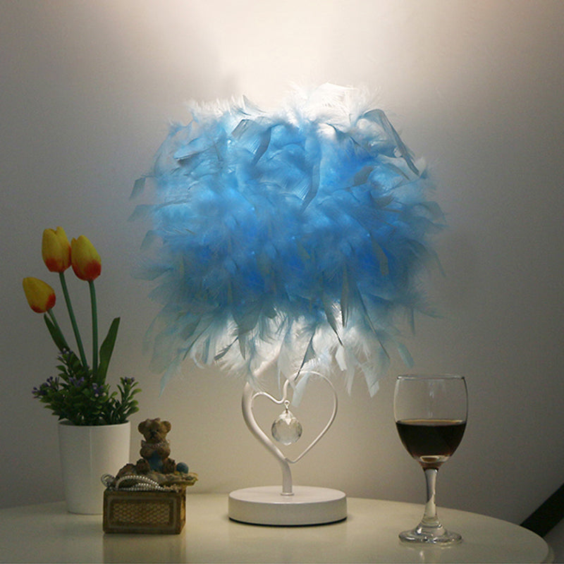 Mesa de estar de batería Lámpara de soporte de plumas de plumas simples en blanco/rosa/burdeos con marco de corazón y orbe de cristal