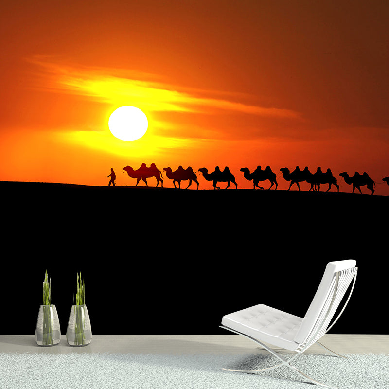 Donkere kleur moderne muurschildering hele woestijnlandschap met kameel bij zonsondergang muur decor voor thuis