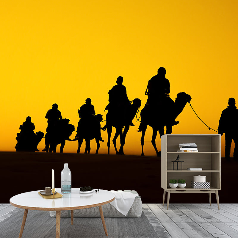 Donkere kleur moderne muurschildering hele woestijnlandschap met kameel bij zonsondergang muur decor voor thuis