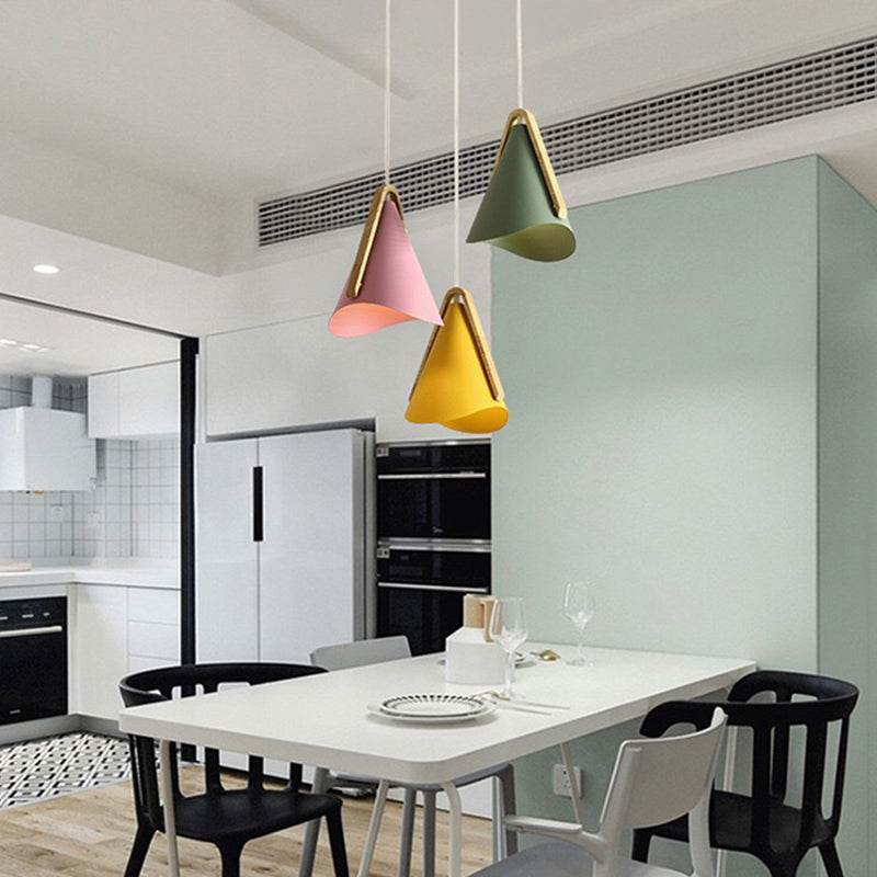 3 lichten eetkamer multi plafondlampje eenvoudige witte golfvorm hangerverlichting met kegel metalen schaduw