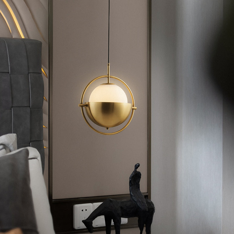 Messing orb hanger verlichting eigentijdse 1-licht opaalglas hangende lampkit met metalen frame