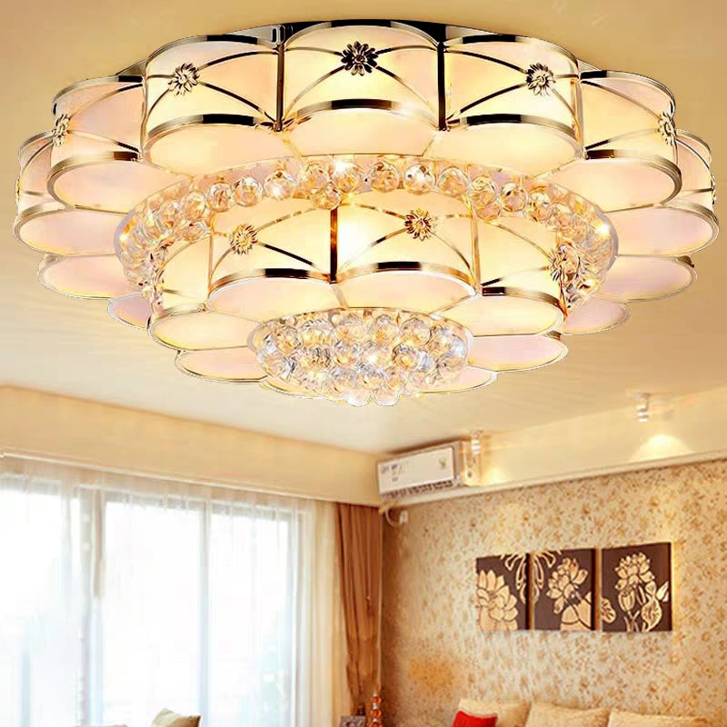 Blossom Frosted Glass Flush Light Fixture Traditional Bedroom Massimale Illuminazione in Gold con Dangling Crystal