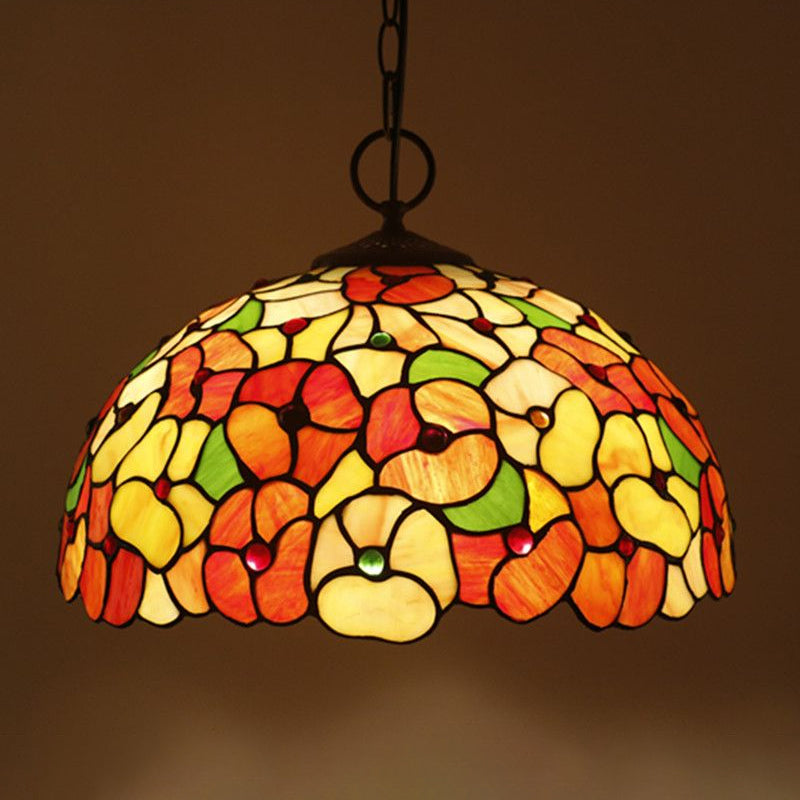 Lampadella nera vetrata a mano a cupola a 3 luci a sospensione mediterranea con motivo a pianta