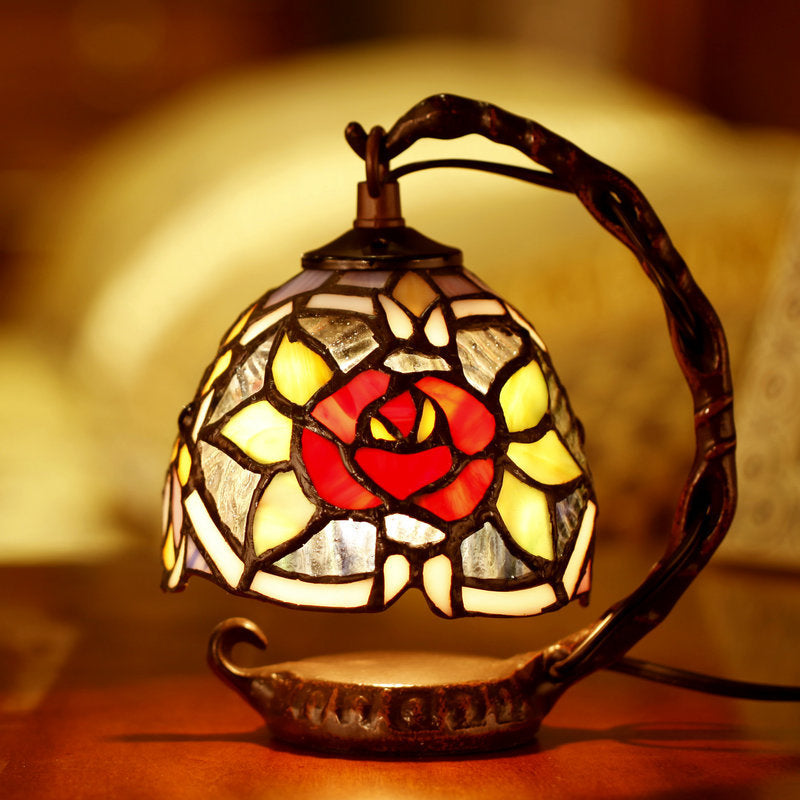 Victorian Dome Table Lighting 1-Light Handcrafted Art Glass Floral Patterned Desk Lamp in Green