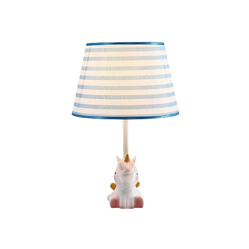 Nordic Empire Shade Table Light Fabric 1 Bulbo Lámpara de mesita de noche con figura