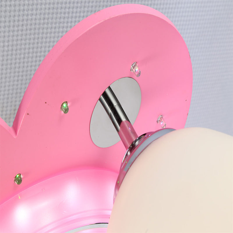 Lámpara de techo de montaje semiempotrado de vidrio opalino creativo con 3 bombillas y figura de tiovivo, color rosa