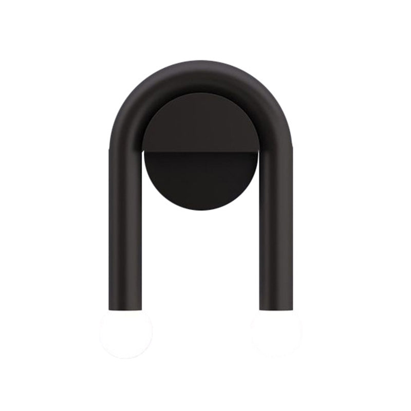 Lampada a parete a forma di U Illuminazione montata a parete nera metallica contemporanea con tonalità di vetro opale a sfera