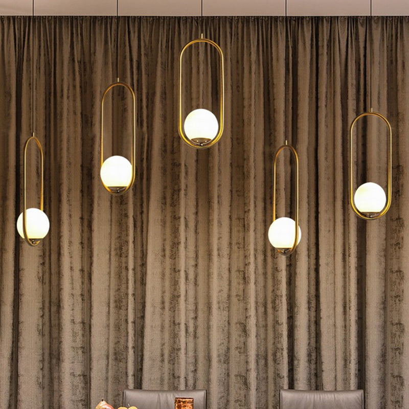 Opal Glass Globe Drop Anhänger Modernes 1-Fulb-Goldhänge-Licht-Kit mit ovalem Rahmen