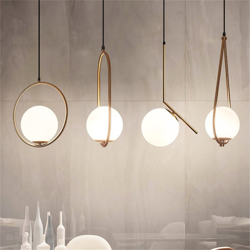Goldene Kugel Drop Lampe zeitgenössische 1 Glühbirnen -Creme -Glas -Deckenleuchte für Schlafzimmer