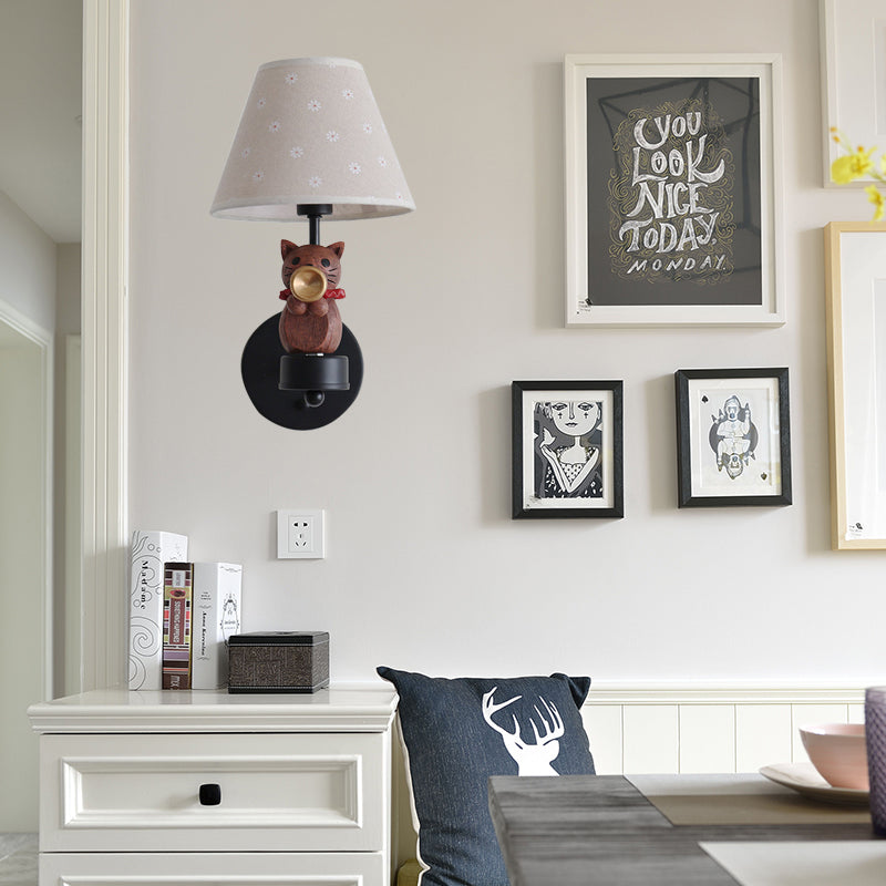 Lovely Pet Cat Wall Light One Light Resin Sconce Light with Floral Shade for Study Room