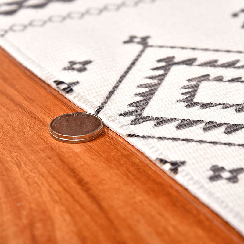 Black and White Rhombus Patterned Rug Cotton Bohemian Rug Washable Carpet for Front Door