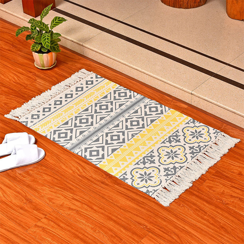 Retro -Türteppich mehrfarbiger Blumenteppich Polyester Haustierfreundlicher Teppich mit Quastenverkleidung