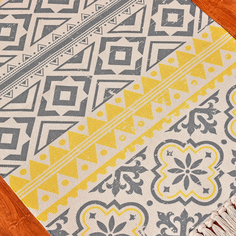 Retro Door Rug Multicolored Floral Rug Polyester Pet Friendly Rug with Tassel Trim