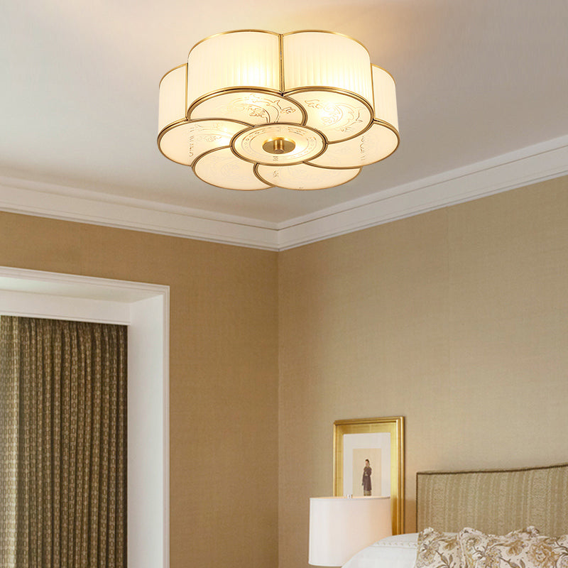 Fleur de verre à la forme de verre Ceiling Light Simplicity Bedroom Flush Light Fixture in Brass