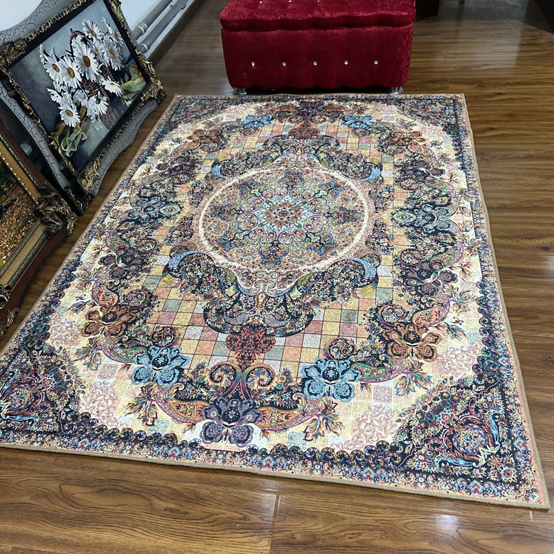 Tappeto per interni glam tappeto con stampato floreale multi colore.