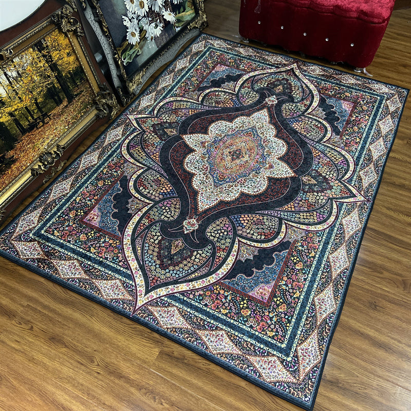 Tappeto per interni glam tappeto con stampato floreale multi colore.