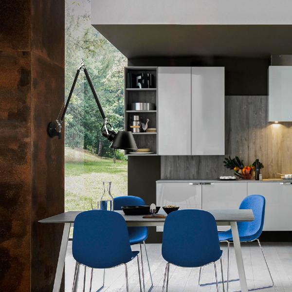 Retro Tapered Wall Lighting 1 Bulb Metallic Wall Mount Lamp with Swing Arm in Black/Chrome for Study Room