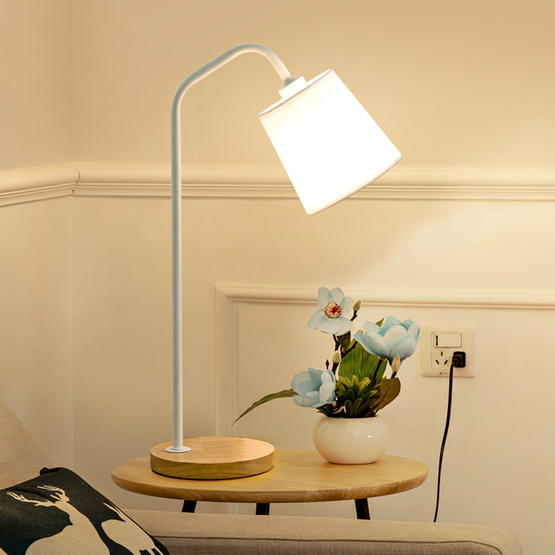 Tapered Shape Table Lamp Modern Fabric 1��Head Study Room Night Light with Wooden Base